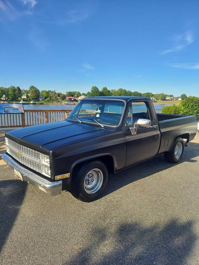Chevrolet-C10-1982-black-4