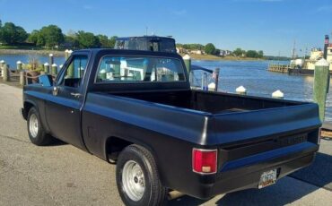 Chevrolet-C10-1982-black-9