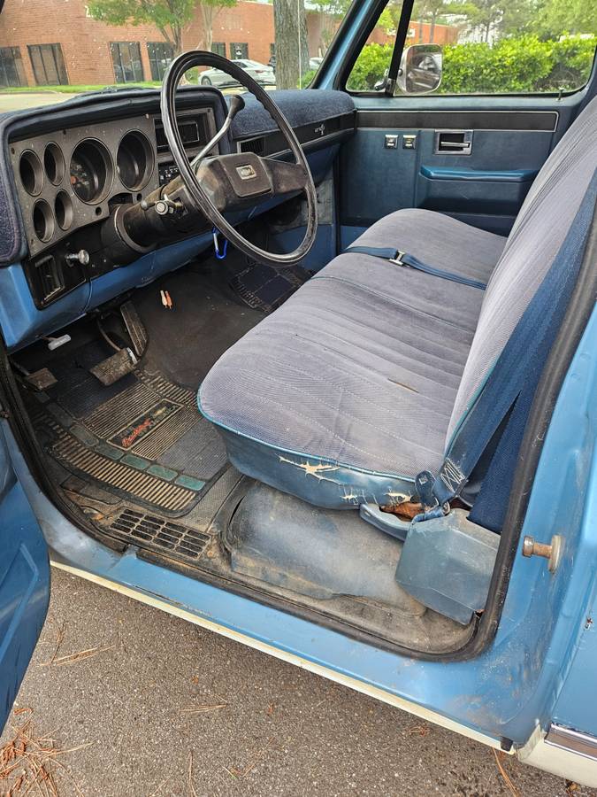 Chevrolet-C10-1985-12