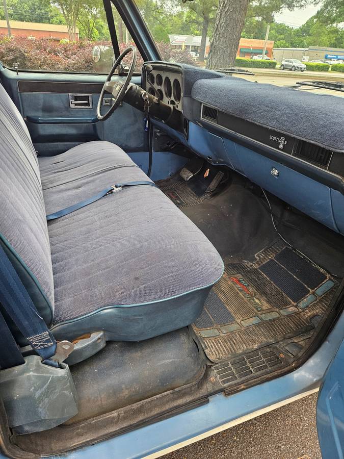 Chevrolet-C10-1985-8