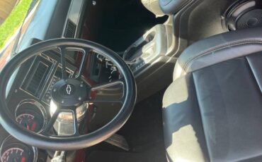 Chevrolet-C10-1985-custom-2