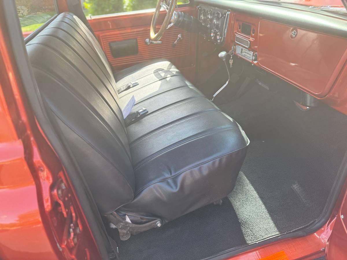 Chevrolet-C10-short-bed-1969-orange-3
