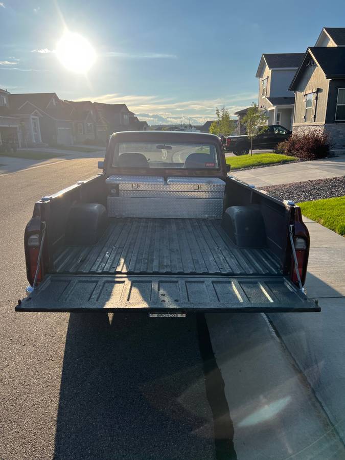Chevrolet-C10-truck-1970-red-2