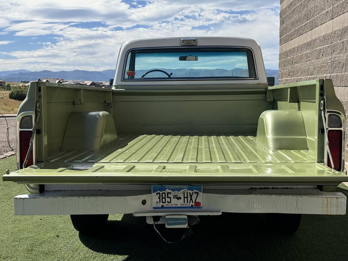 Chevrolet-C20-1972-green-10