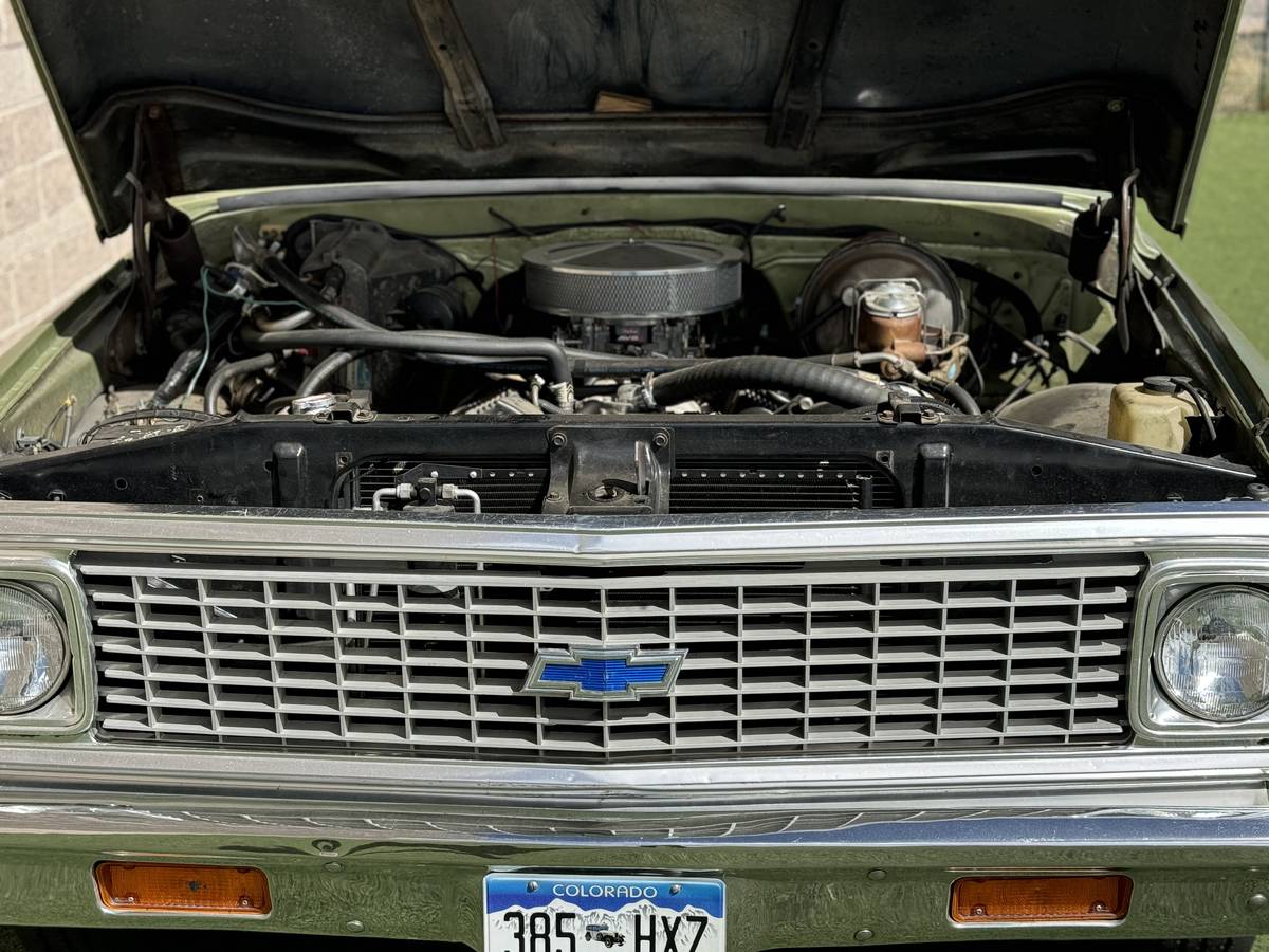 Chevrolet-C20-1972-green-11