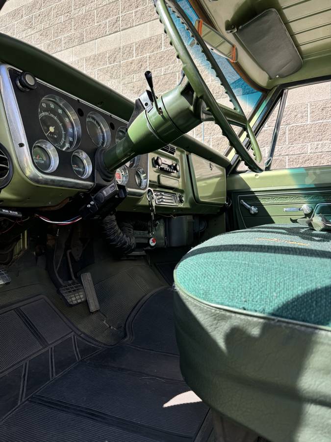 Chevrolet-C20-1972-green-6