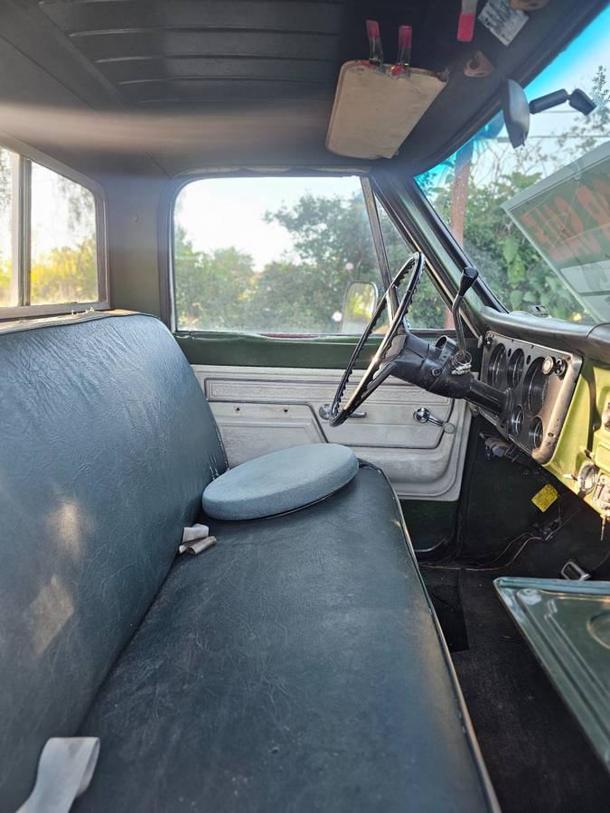 Chevrolet-C20-1972-white-1