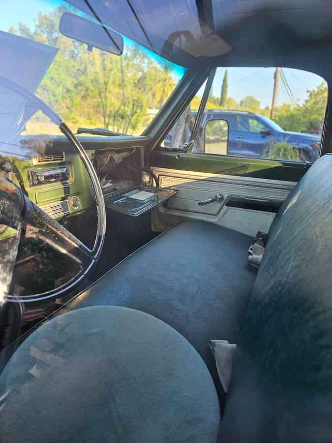 Chevrolet-C20-1972-white-2