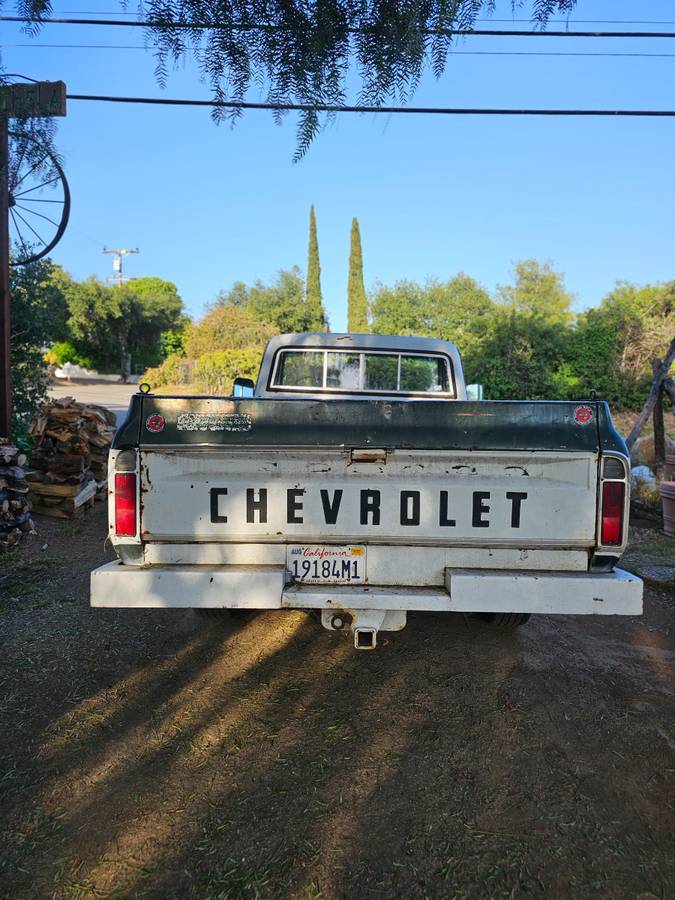 Chevrolet-C20-1972-white-3