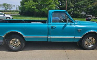 Chevrolet-C20-fleet-side-pickup-truck-1968-green-3