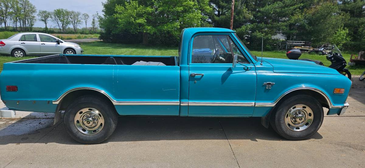 Chevrolet-C20-fleet-side-pickup-truck-1968-green-3