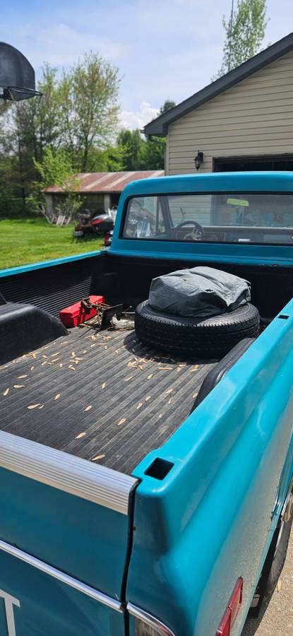 Chevrolet-C20-fleet-side-pickup-truck-1968-green-6
