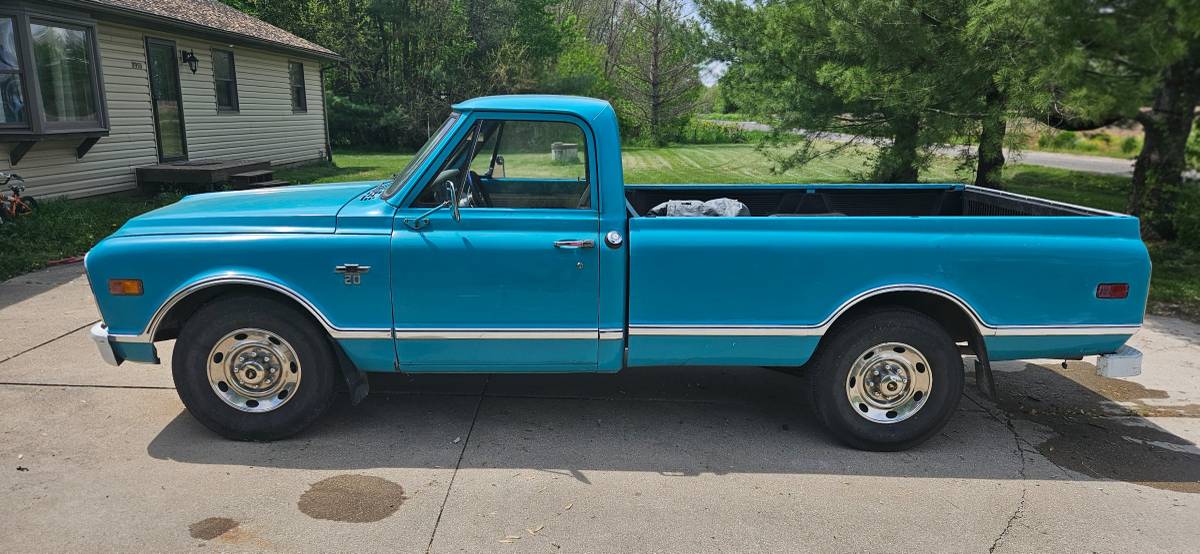 Chevrolet-C20-fleet-side-pickup-truck-1968-green
