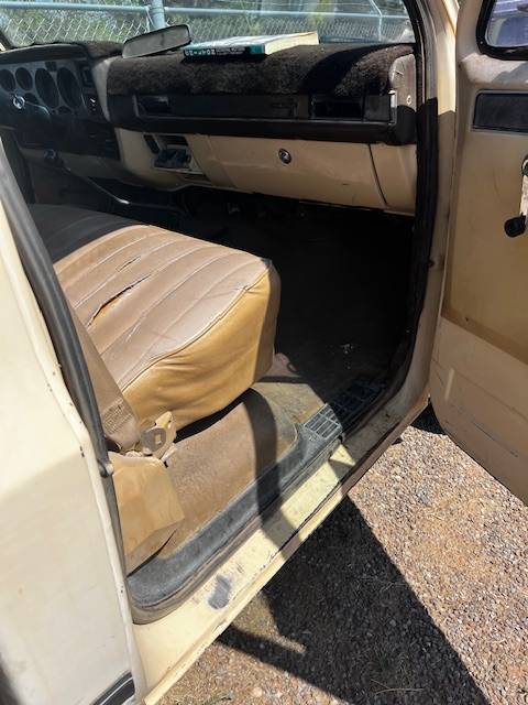 Chevrolet-C20-scottsdale-1985-brown-10