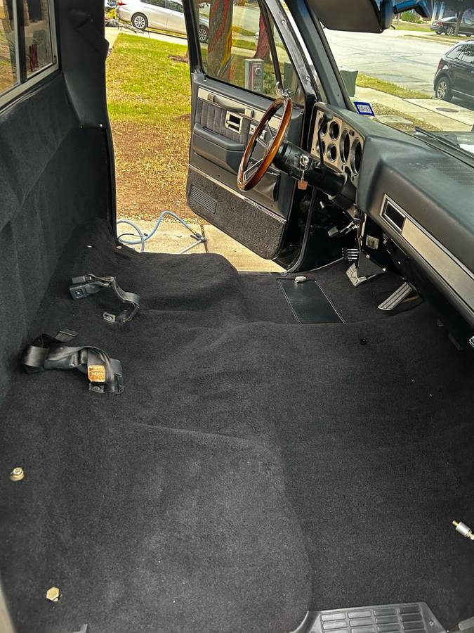 Chevrolet-C30-1982-black-11