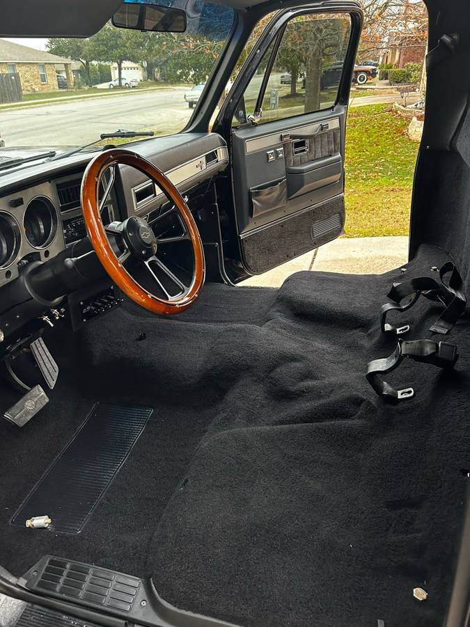 Chevrolet-C30-1982-black-12