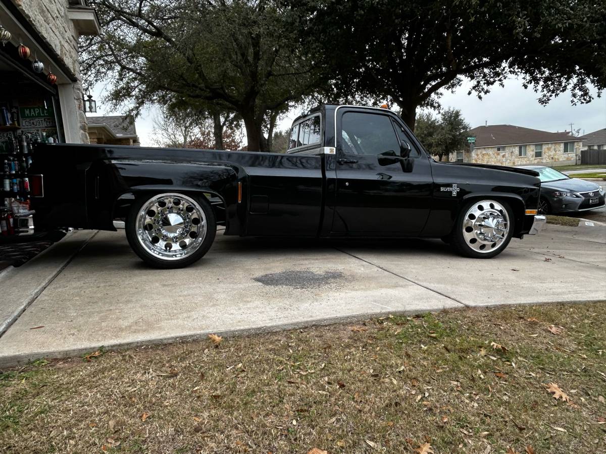 Chevrolet-C30-1982-black-13