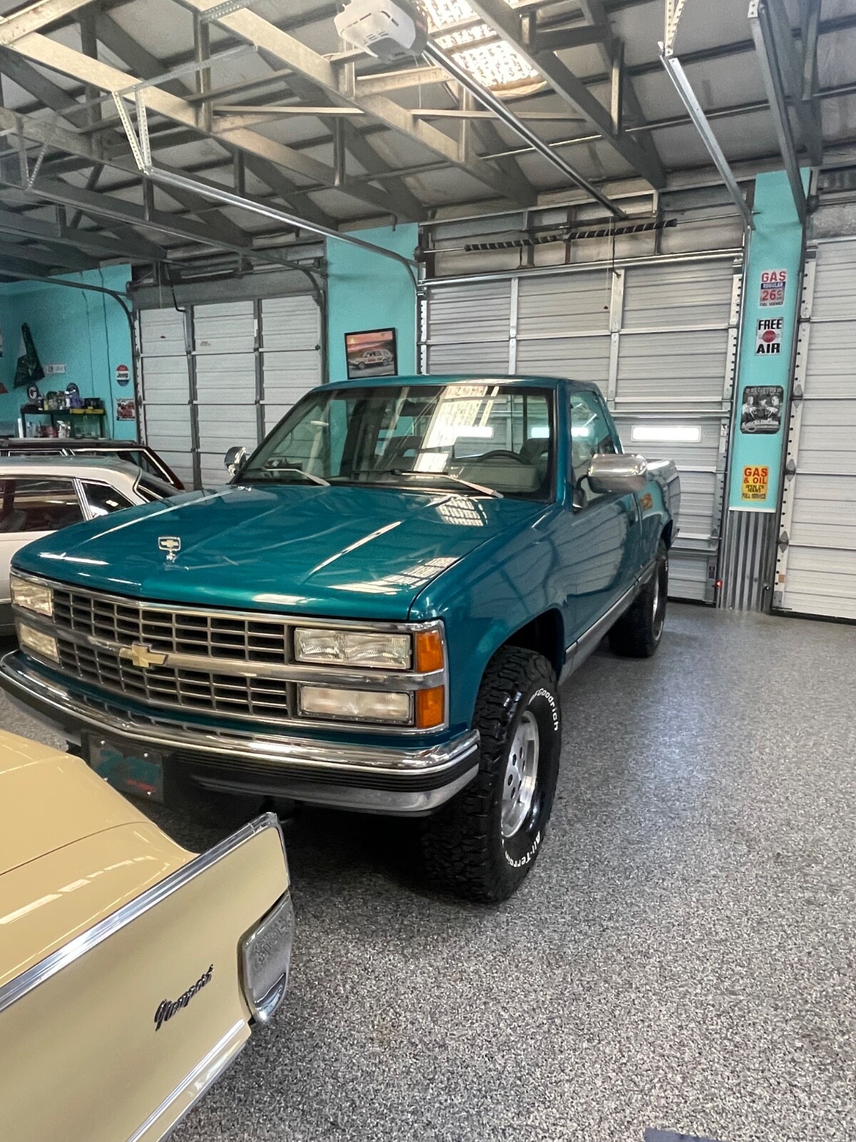 Chevrolet-CK-Pickup-1500-1993-Standard-Cab-Pickup-1