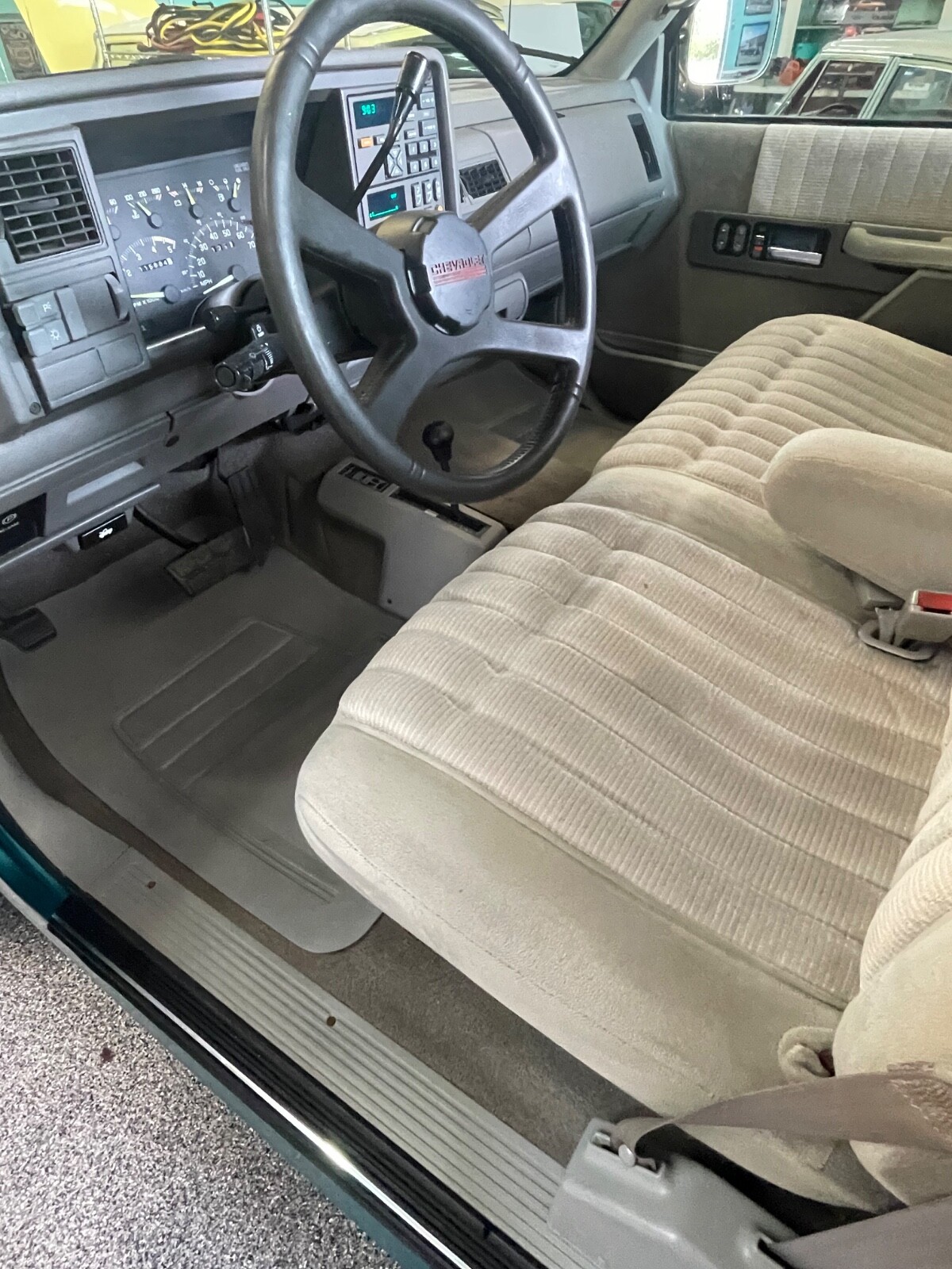 Chevrolet-CK-Pickup-1500-1993-Standard-Cab-Pickup-17