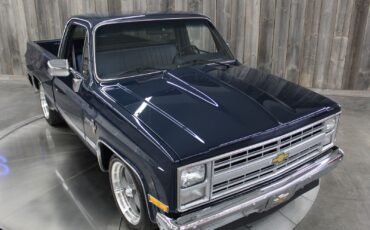 Chevrolet-CK-Pickup-1986-Beautiful-RestoMod-12