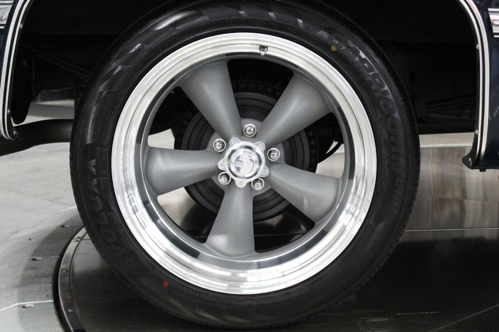 Chevrolet-CK-Pickup-1986-Beautiful-RestoMod-19