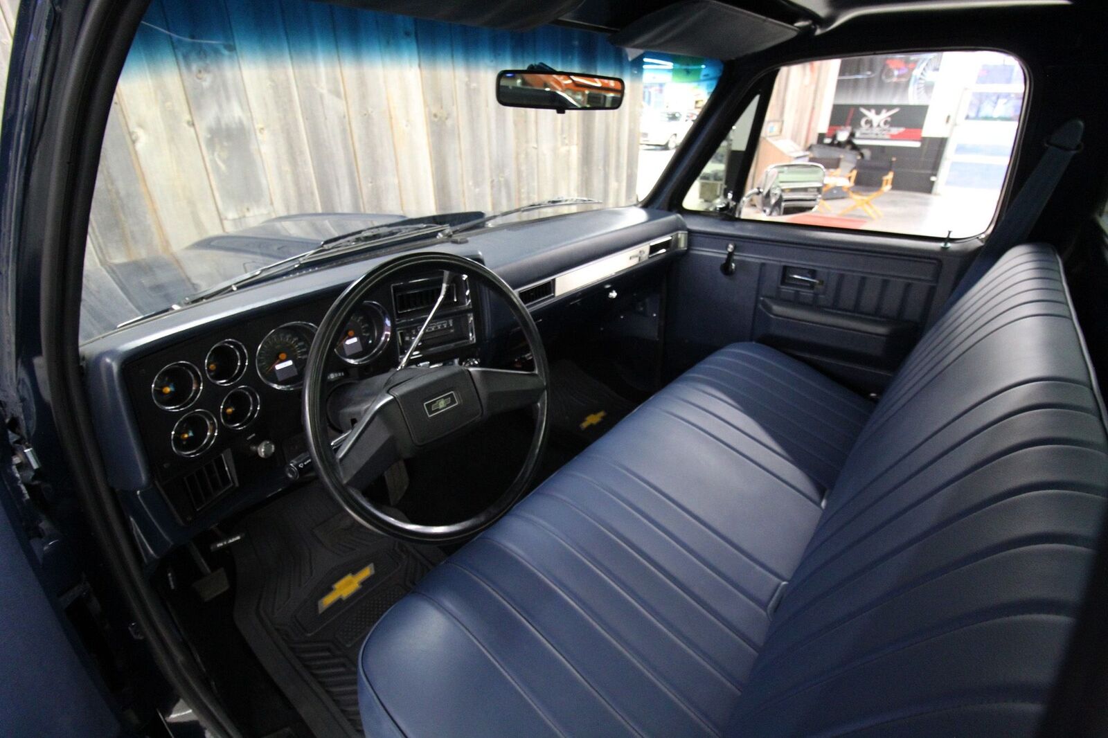 Chevrolet-CK-Pickup-1986-Beautiful-RestoMod-27