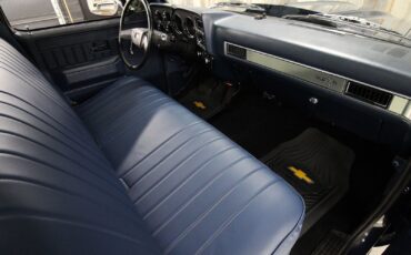 Chevrolet-CK-Pickup-1986-Beautiful-RestoMod-28