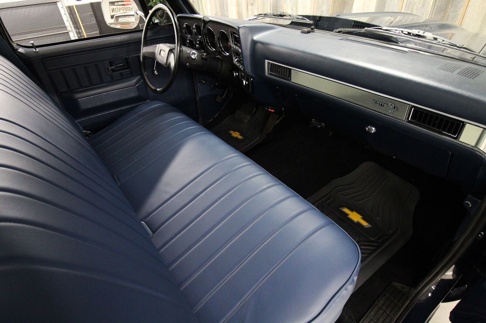 Chevrolet-CK-Pickup-1986-Beautiful-RestoMod-28