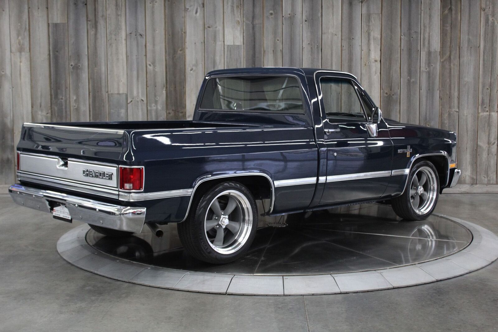 Chevrolet-CK-Pickup-1986-Beautiful-RestoMod-3