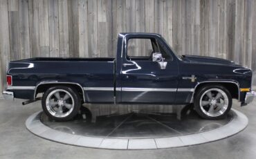 Chevrolet-CK-Pickup-1986-Beautiful-RestoMod-4