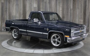 Chevrolet-CK-Pickup-1986-Beautiful-RestoMod-5