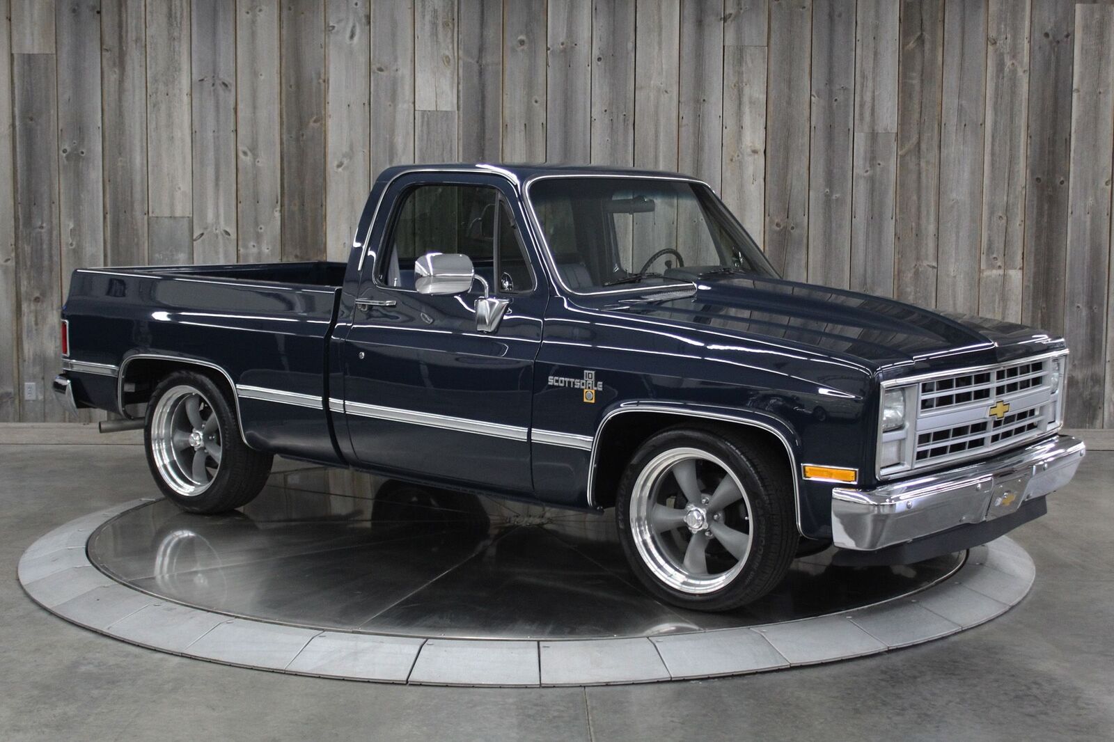 Chevrolet-CK-Pickup-1986-Beautiful-RestoMod-5