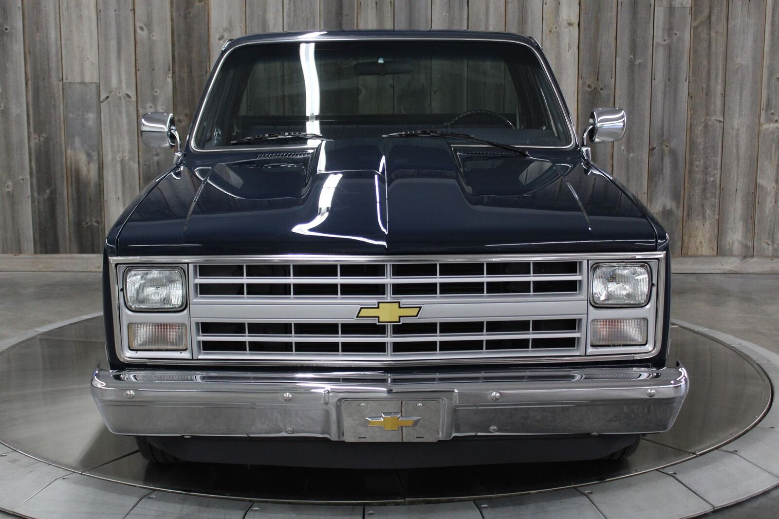 Chevrolet-CK-Pickup-1986-Beautiful-RestoMod-6