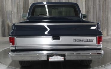 Chevrolet-CK-Pickup-1986-Beautiful-RestoMod-7