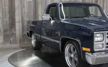 Chevrolet-CK-Pickup-1986-Beautiful-RestoMod-8