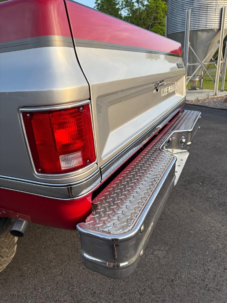 Chevrolet-CK10-4x4-100-Frame-off-1982-4x4-38