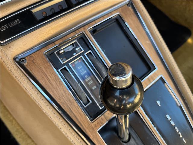 Chevrolet-CORVETTE-454-1970-COUPE-24