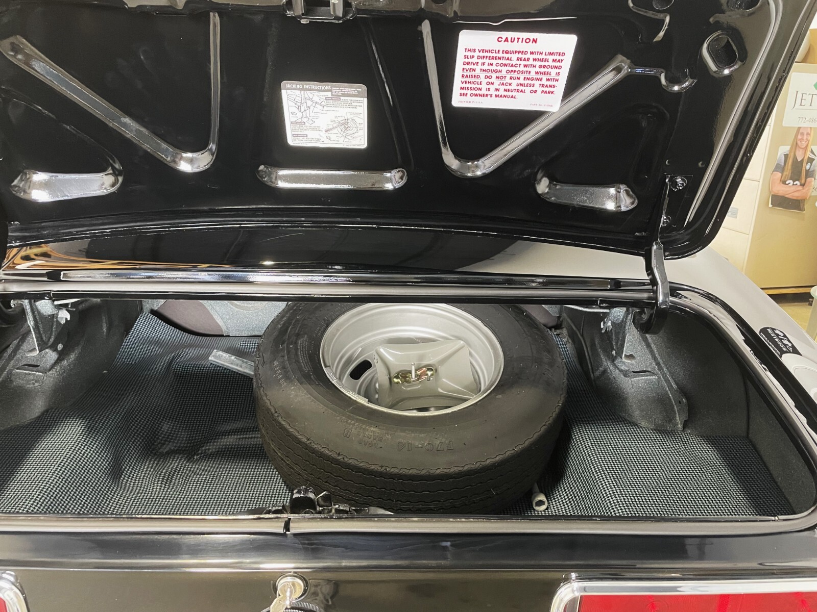 Chevrolet-Camaro-1967-Coupe-10