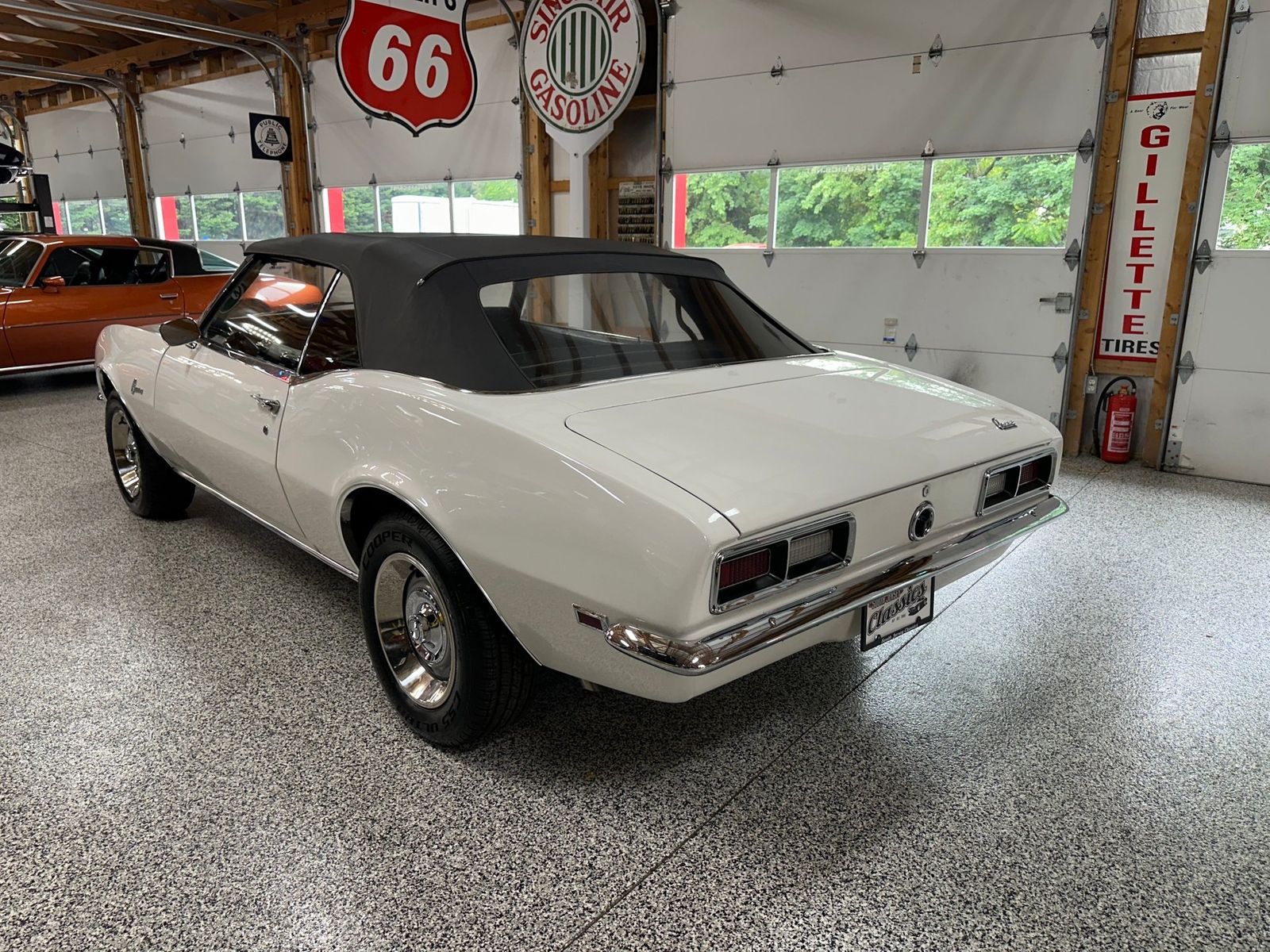 Chevrolet-Camaro-1968-Convertible-2