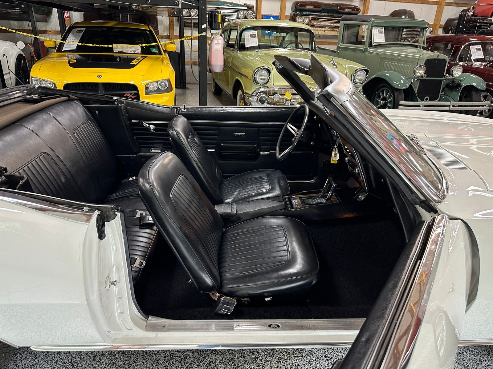 Chevrolet-Camaro-1968-Convertible-30