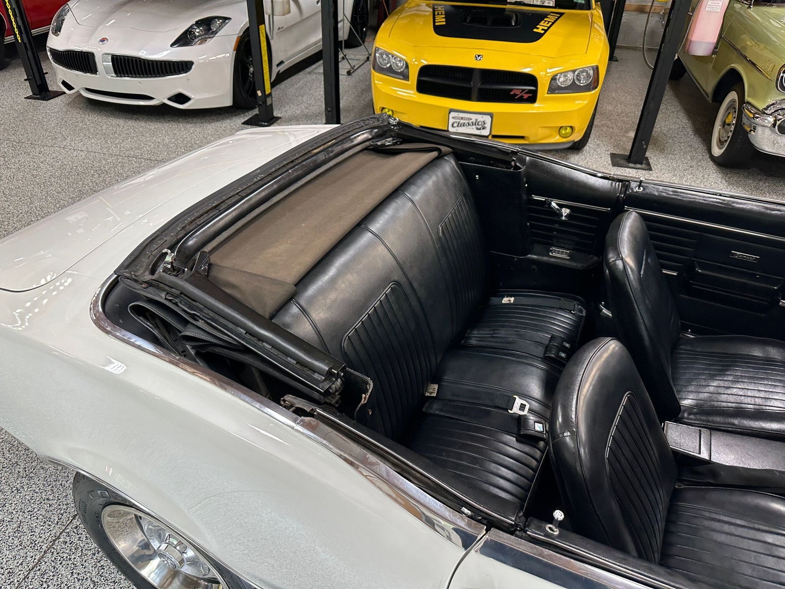 Chevrolet-Camaro-1968-Convertible-32