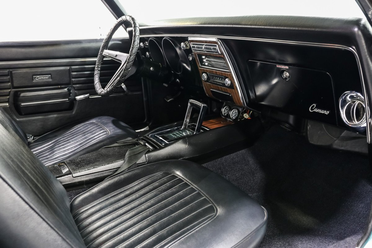 Chevrolet-Camaro-1968-Coupe-15