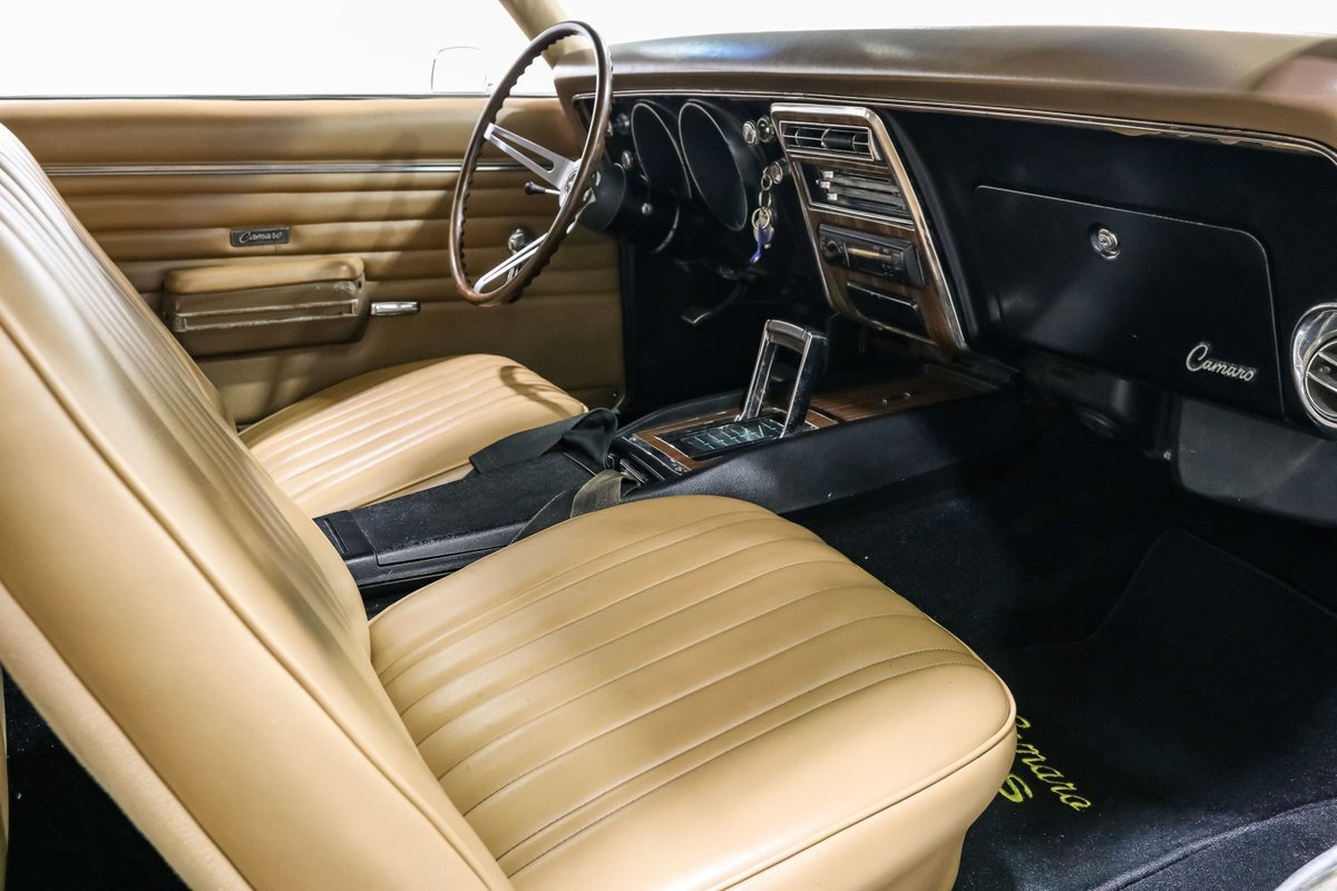 Chevrolet-Camaro-1968-Coupe-16