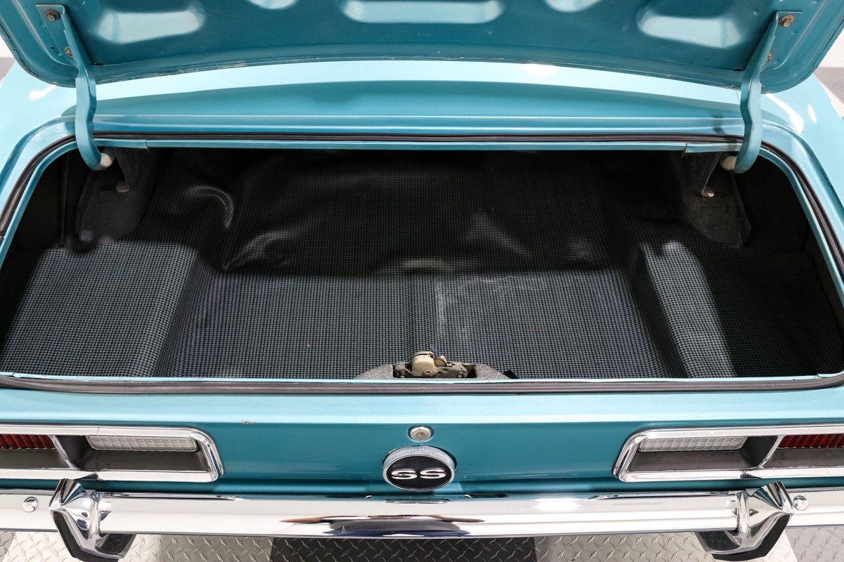 Chevrolet-Camaro-1968-Coupe-19