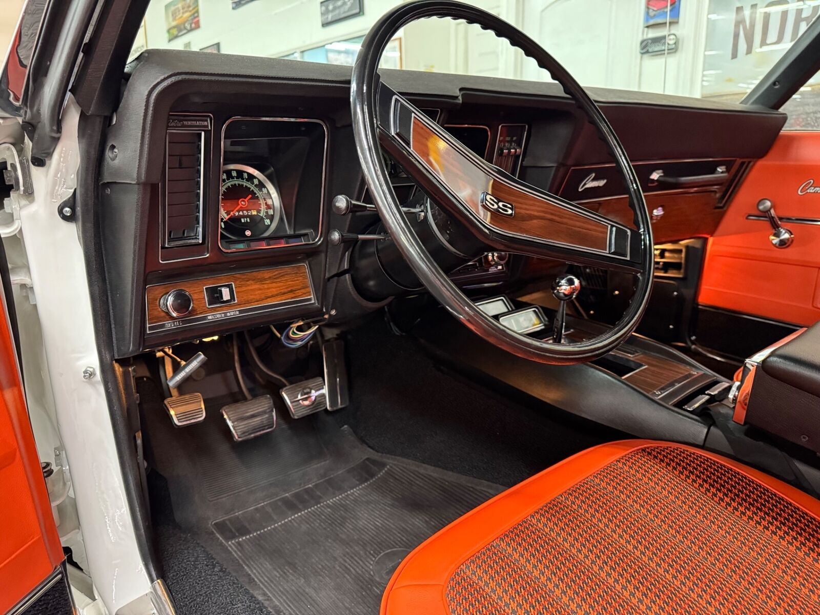 Chevrolet-Camaro-1969-21