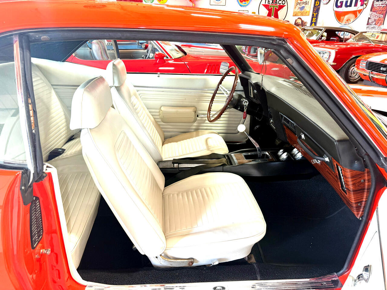 Chevrolet-Camaro-1969-American-Muscle-Car-19