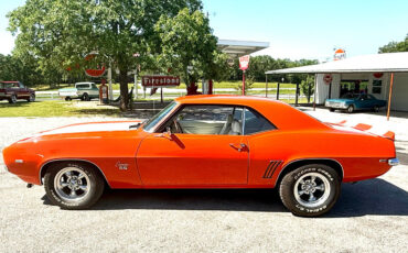Chevrolet-Camaro-1969-American-Muscle-Car-2