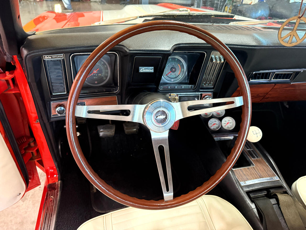 Chevrolet-Camaro-1969-American-Muscle-Car-32