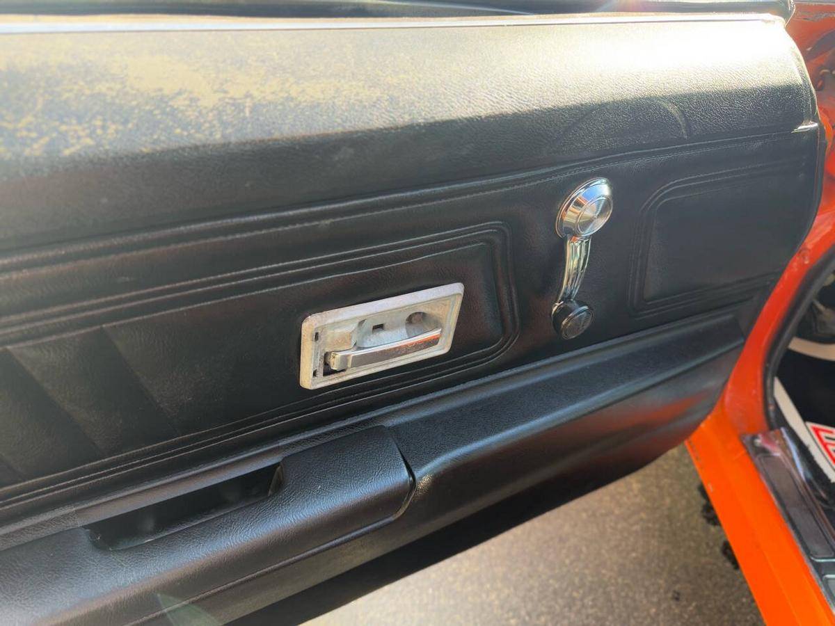 Chevrolet-Camaro-1970-orange-7