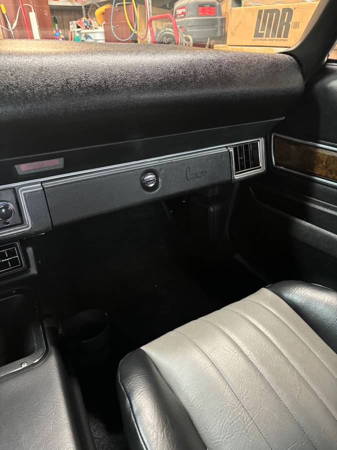 Chevrolet-Camaro-1973-custom-8